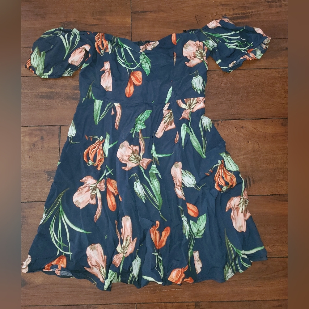 Astr The Label Floral Off-Shoulder Mini Dress Medium Navy Blue - Picture 4 of 10